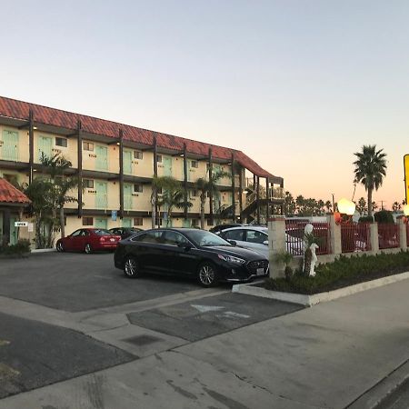777 Motor Inn Huntington Beach Bagian luar foto