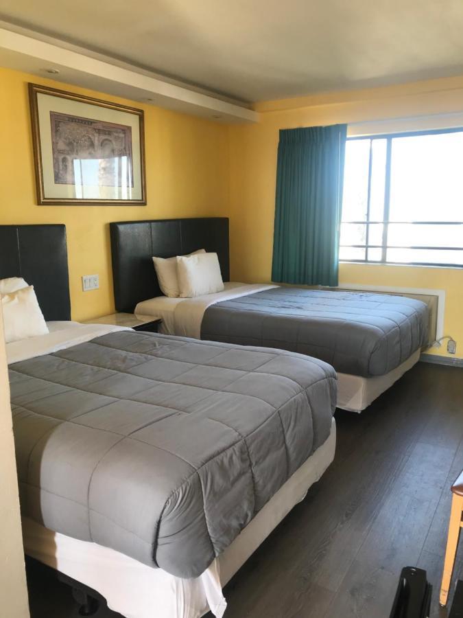 777 Motor Inn Huntington Beach Bagian luar foto