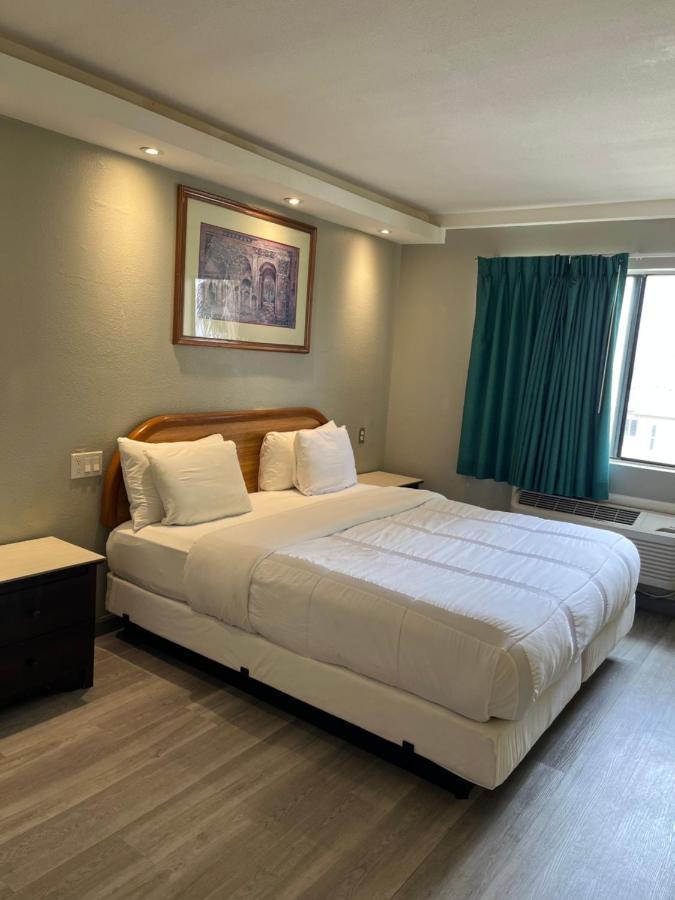 777 Motor Inn Huntington Beach Bagian luar foto