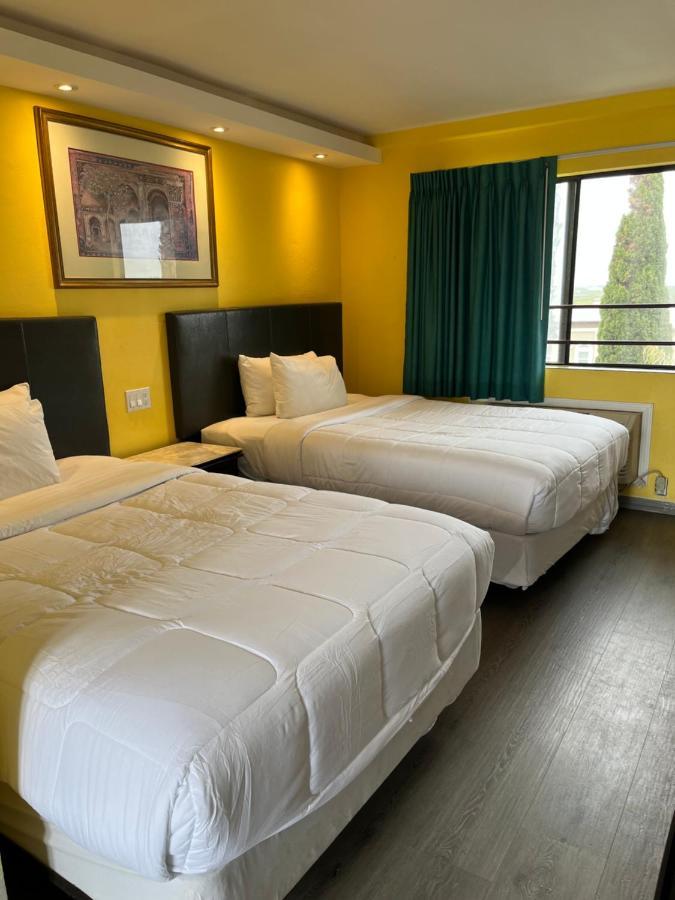 777 Motor Inn Huntington Beach Bagian luar foto