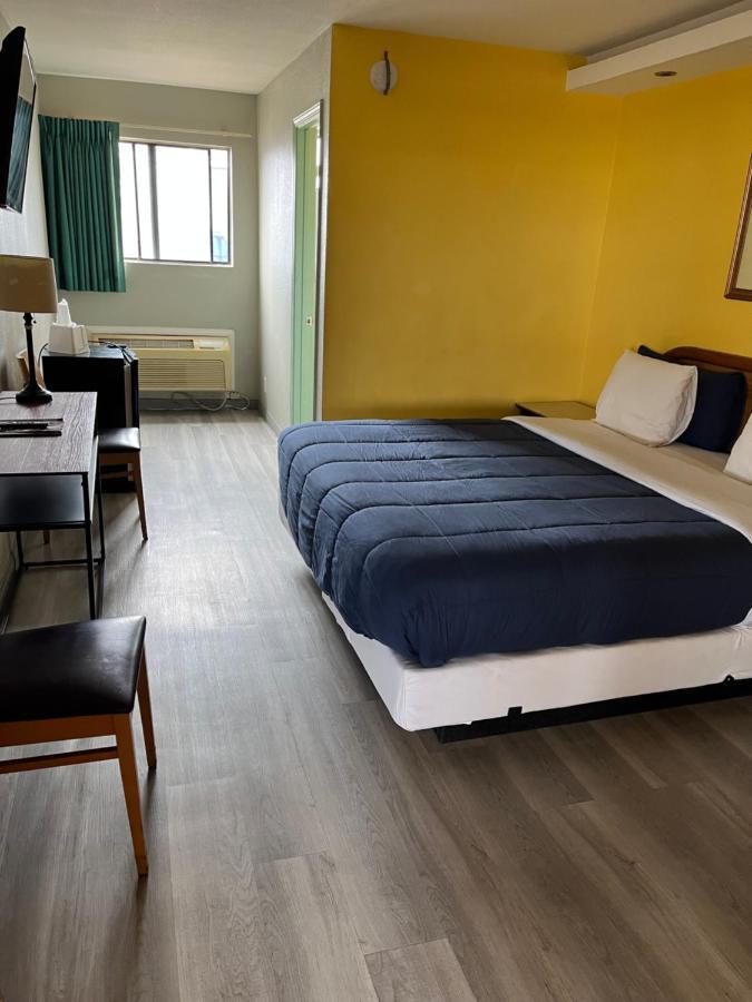 777 Motor Inn Huntington Beach Bagian luar foto